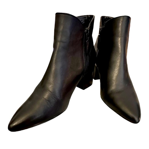 Cole Haan Elyse Bootie in Black, Block Heel, Pointed Toe, Zipper Closure sz 5b - Picture 1 of 13